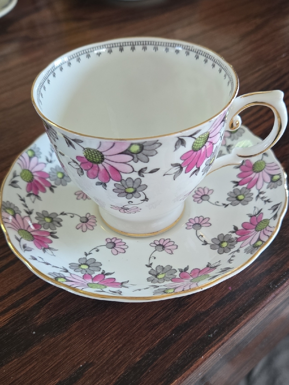 TUSCAN Fine EnglishVintage Floral Teacup and Saucer